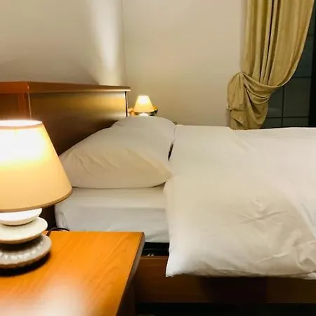 A 3 Floor Near Center & Hot Spot Villa *