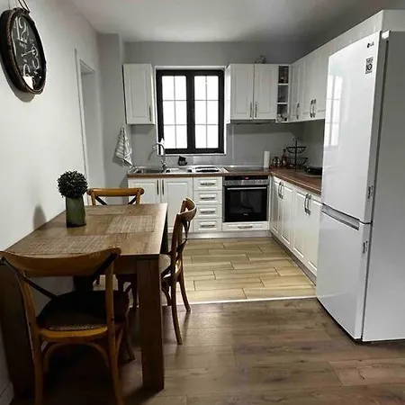 A 3 Floor Near Center & Hot Spot Villa *